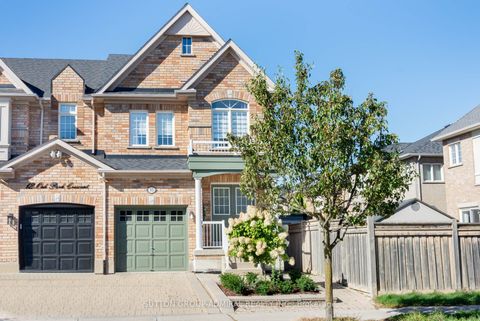 10 Oak Park Crescent Vaughan ON L6A 0B3