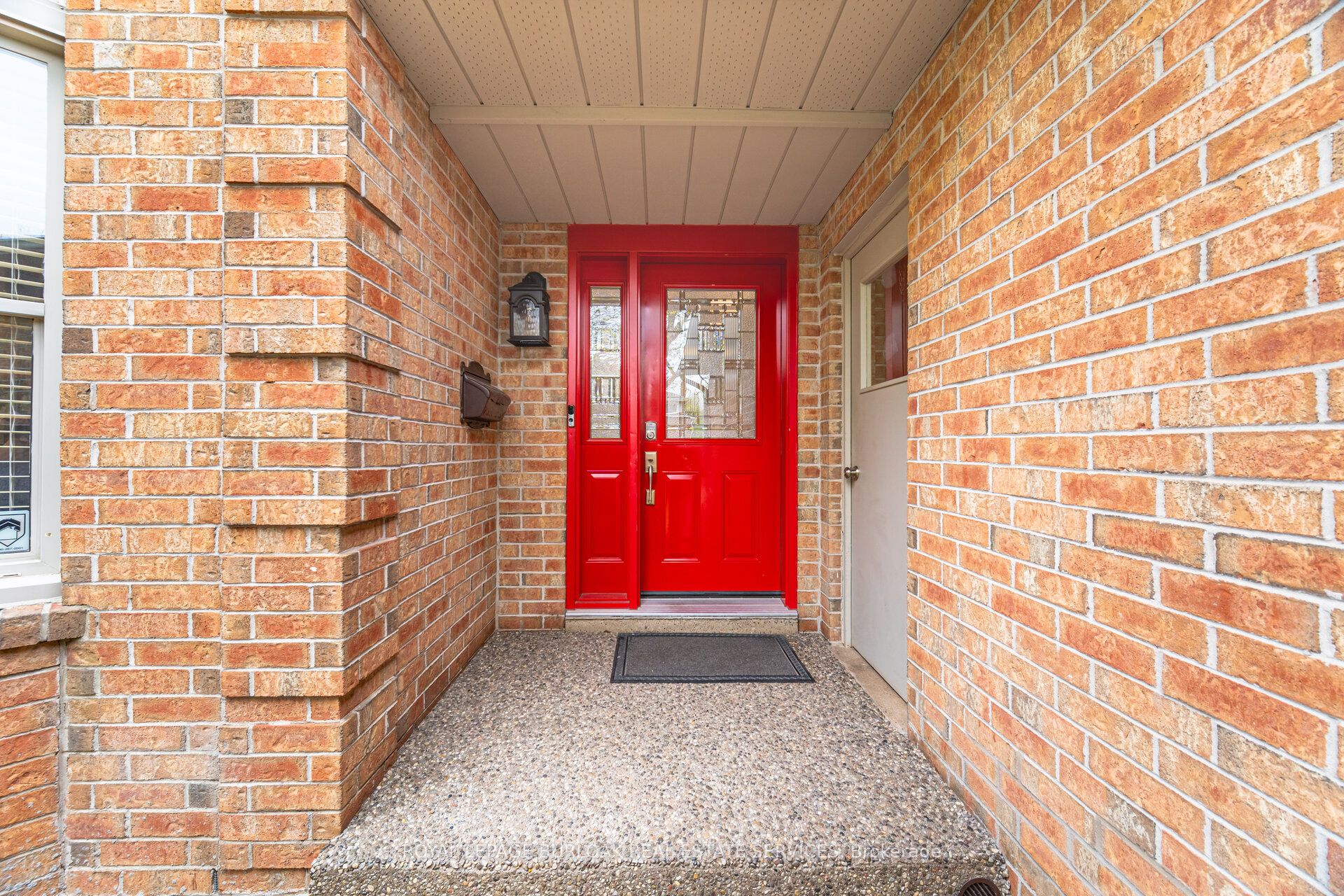 1004 Roxborough Drive