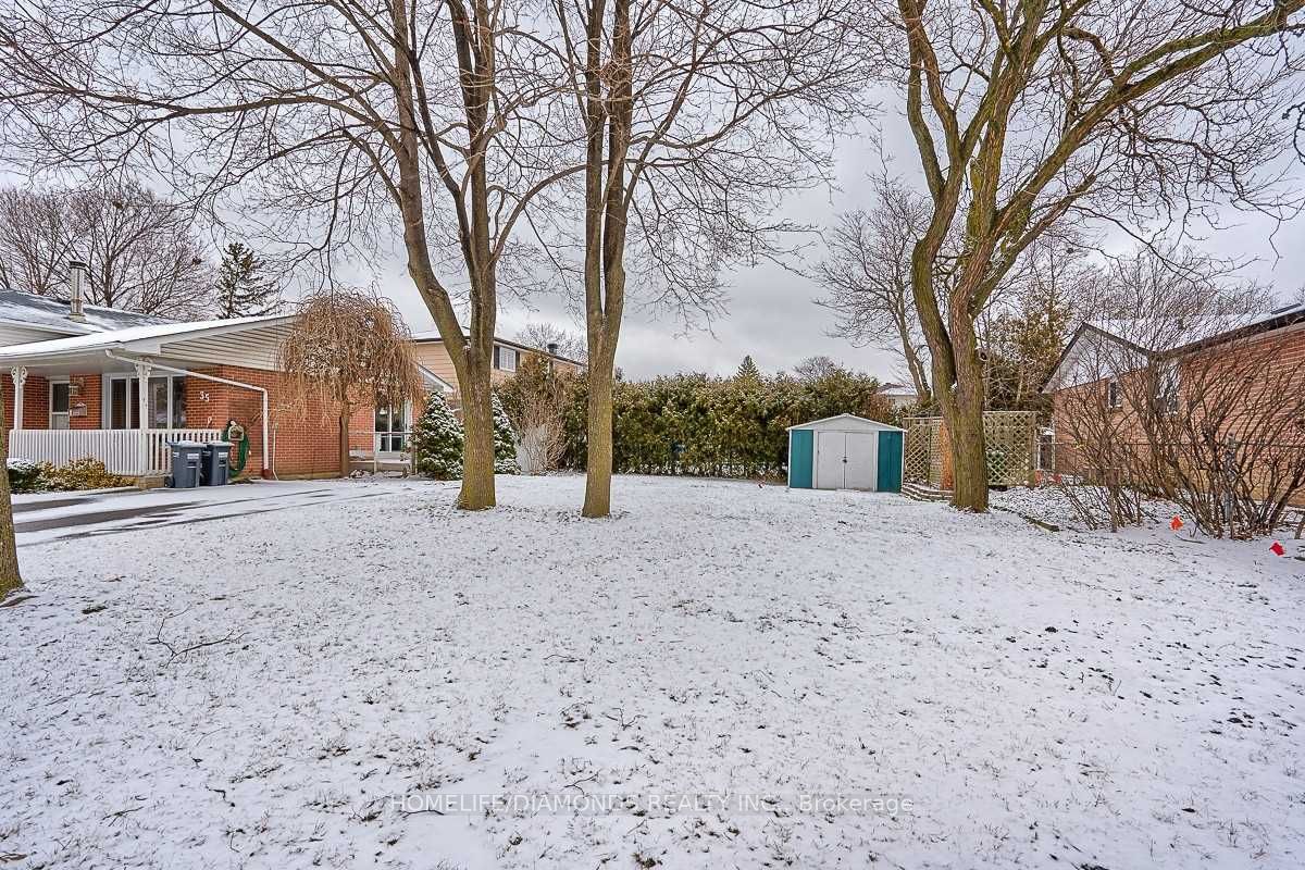 35 EDENBOROUGH Drive