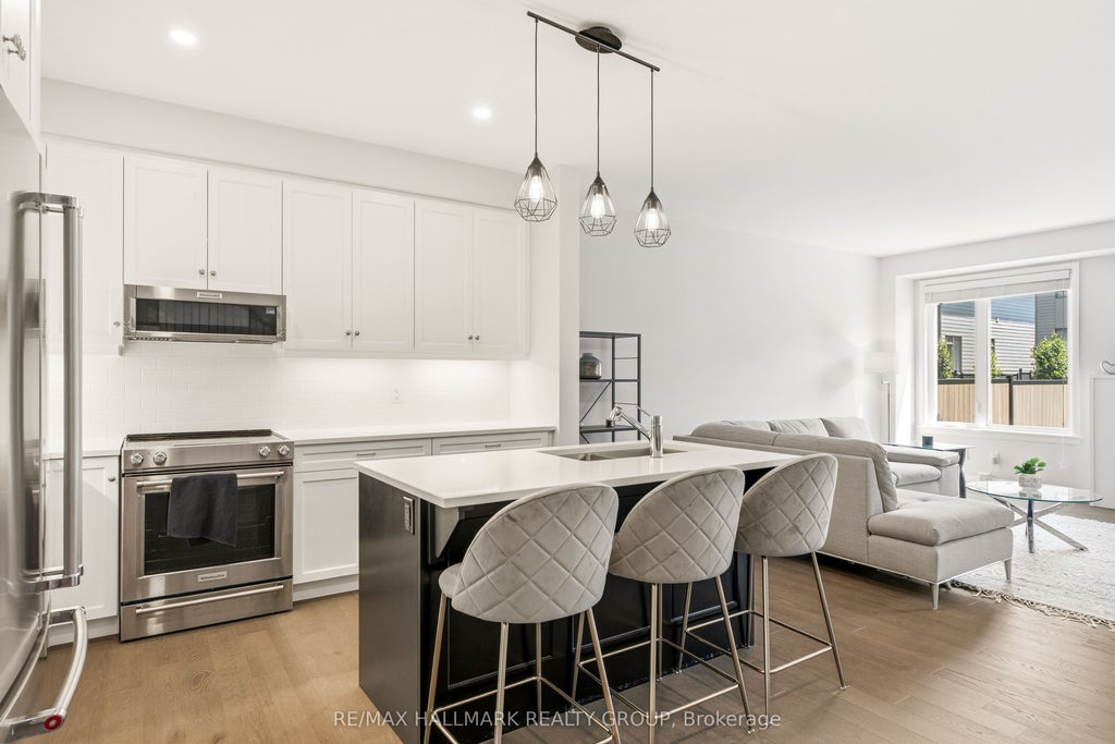 Photo of 870 Moses Tennisco Street, Manor Park - Cardinal Glen and Area, ON K1K 5A2 (MLS # X13653282)