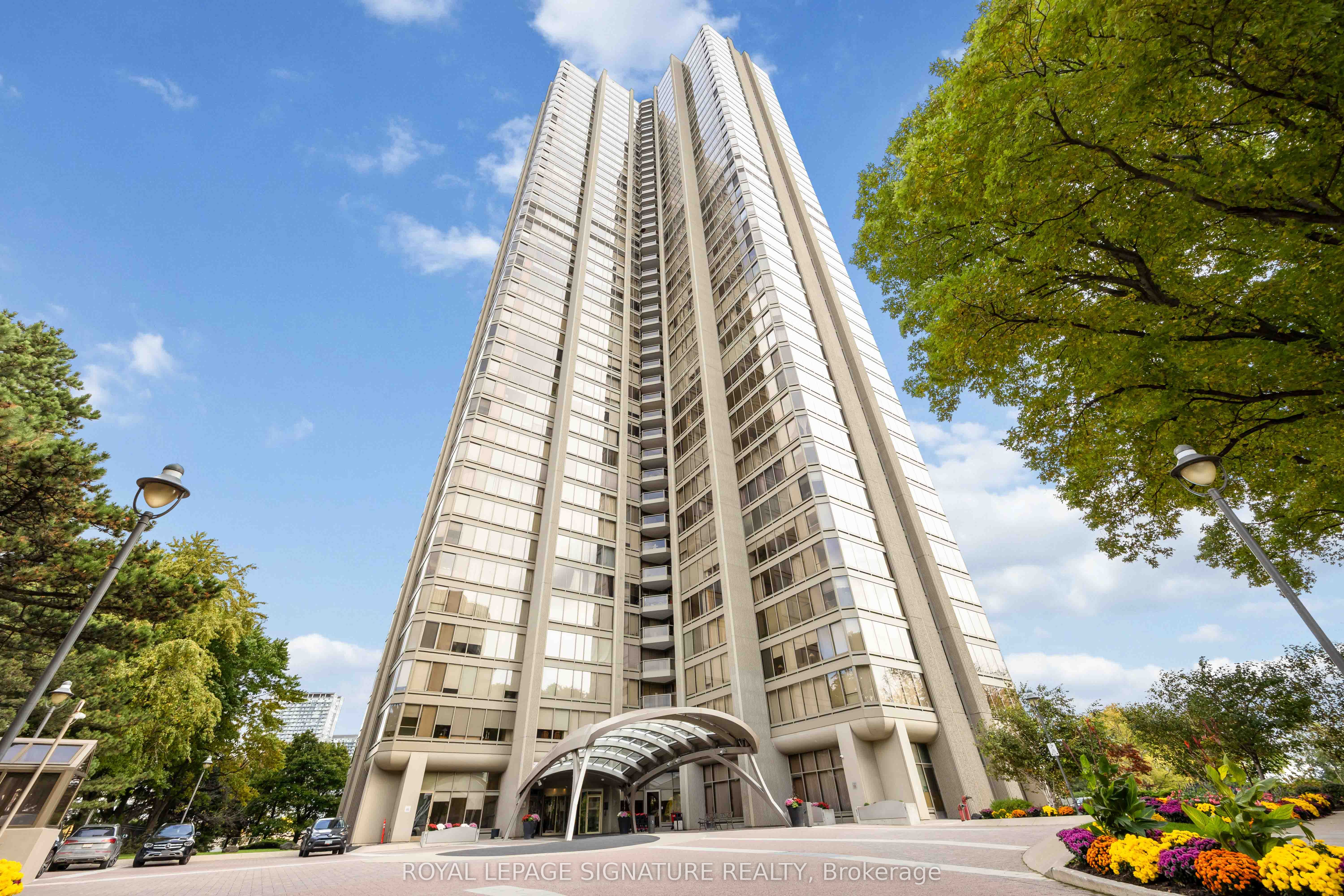 2045 Lake Shore Boulevard W 2904