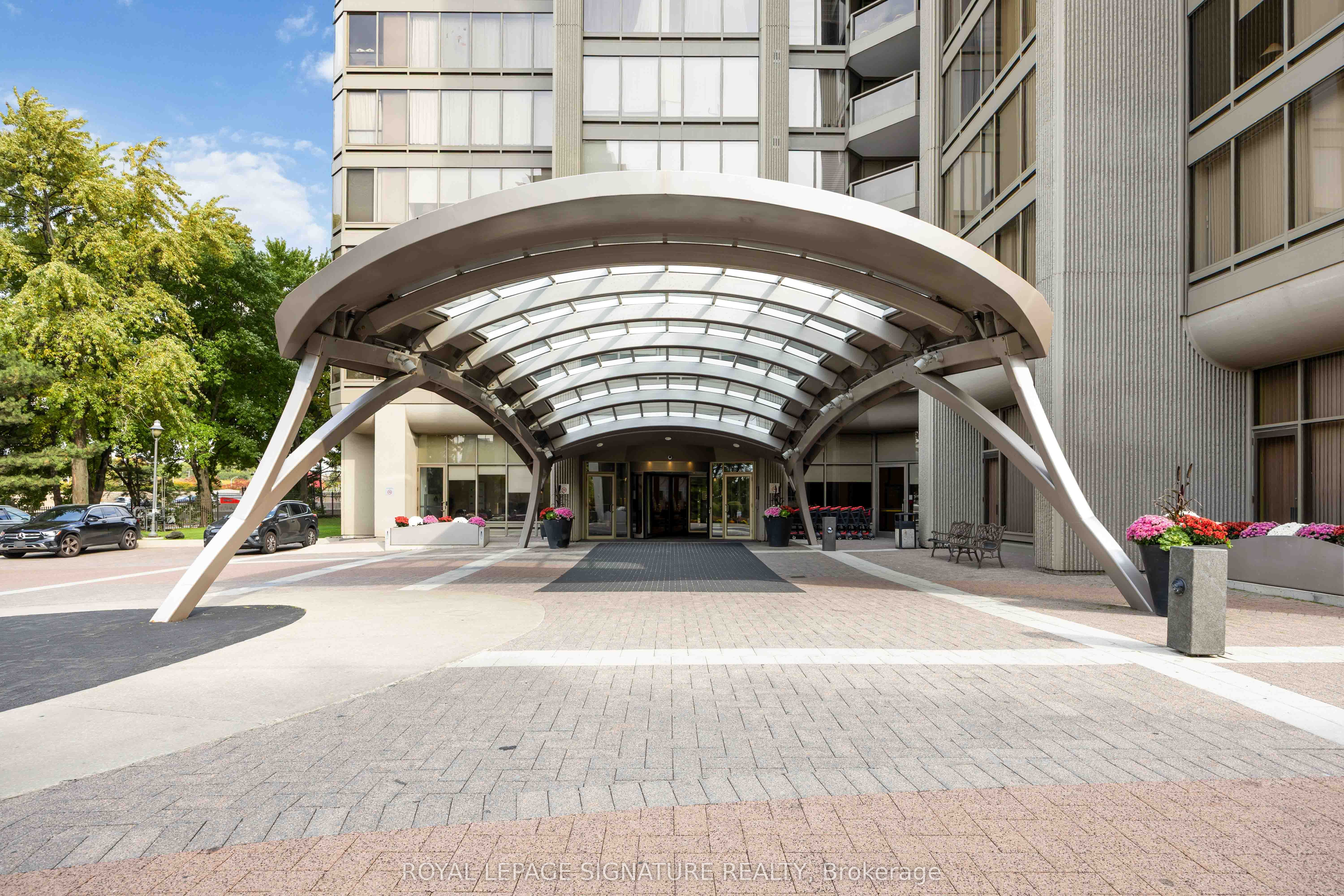 2045 Lake Shore Boulevard W 2904