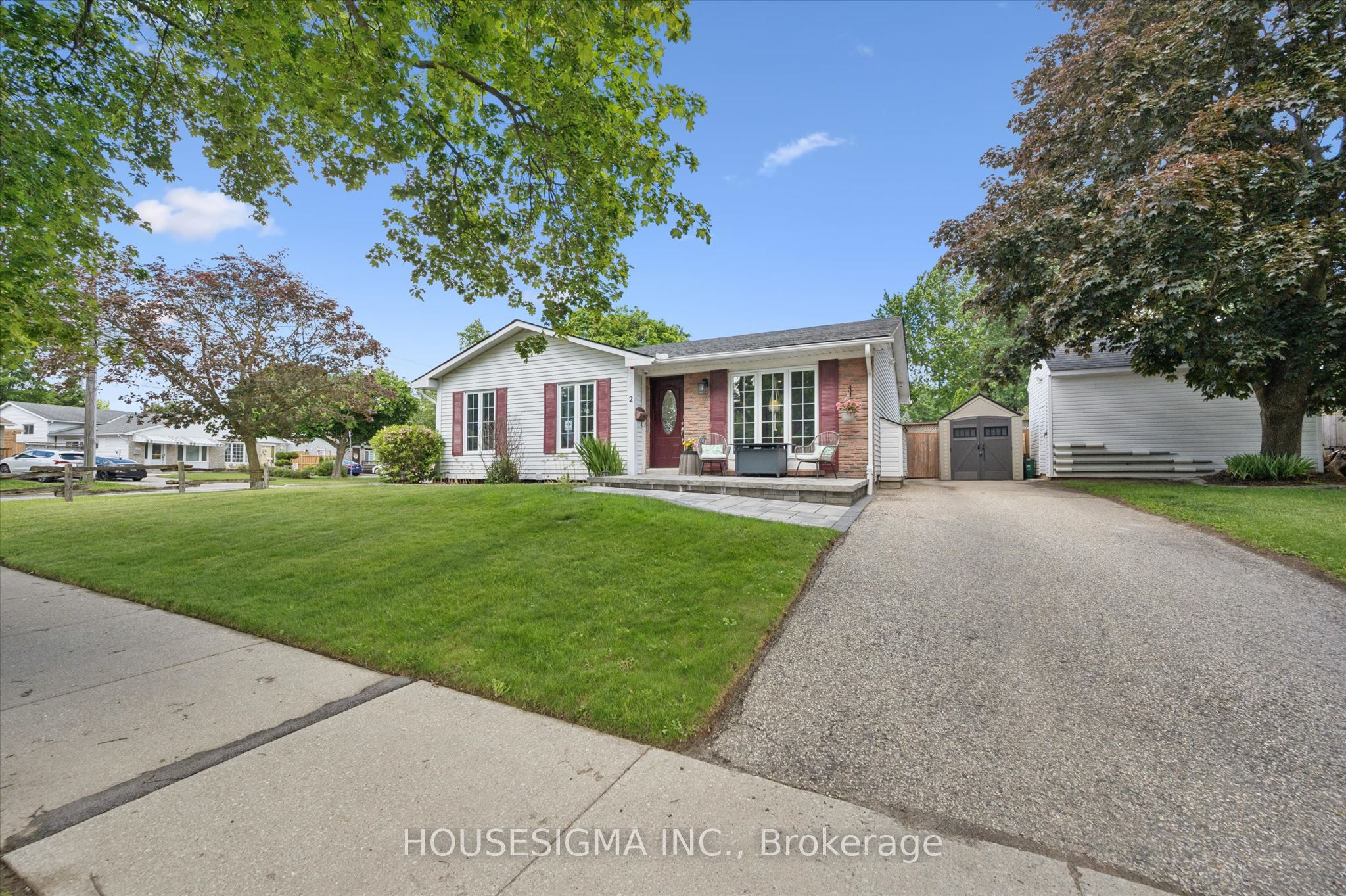 2 Keewatin Avenue