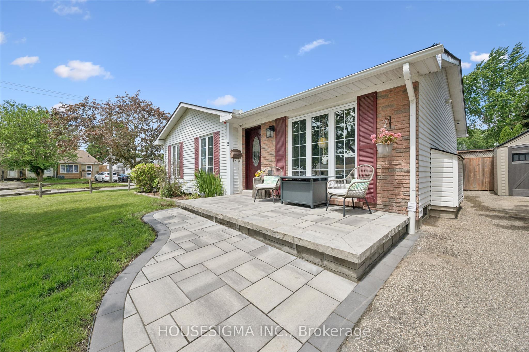 2 Keewatin Avenue