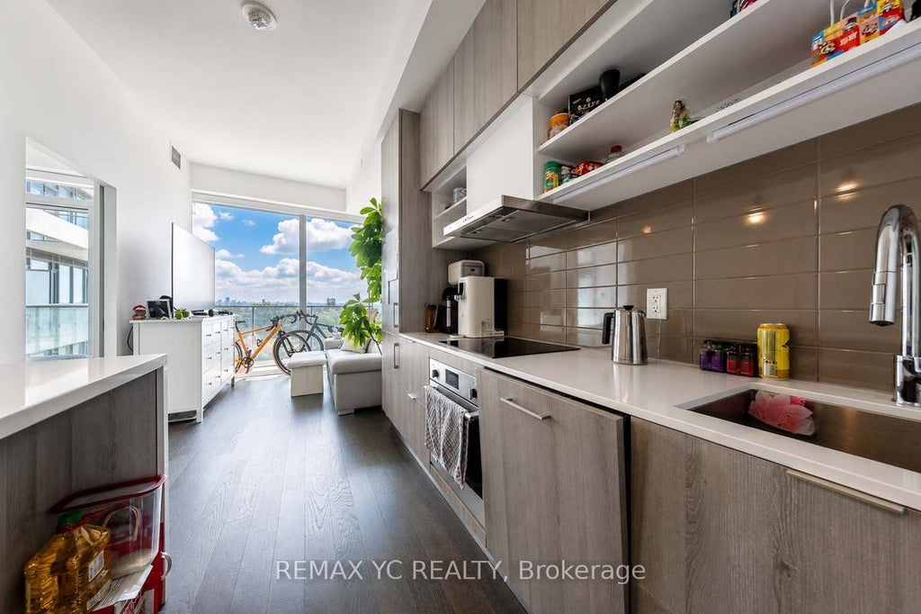 Photo of 8 Hillsdale Avenue E #1540, Toronto, ON M4S 1T5 (MLS # C13641640)