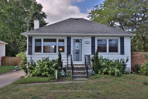 1088 Cherriebell Road Mississauga ON L5E 2R3
