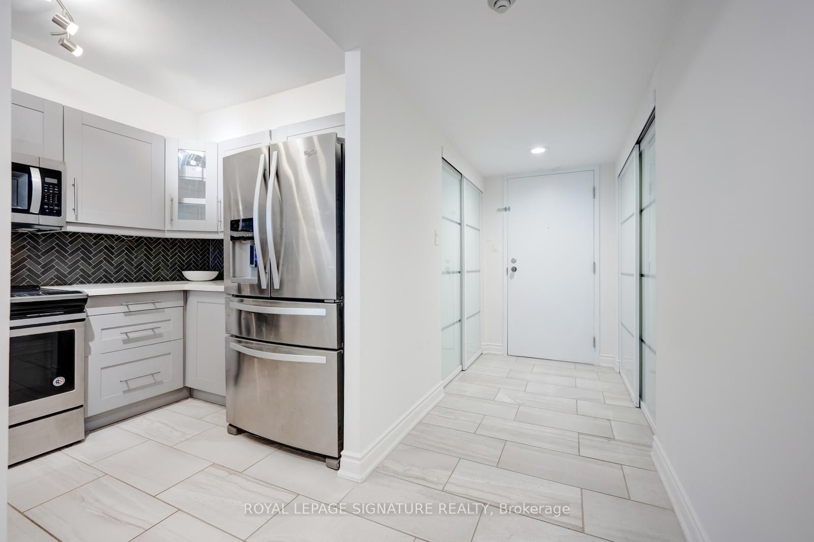 50 Eglinton Avenue W 1106