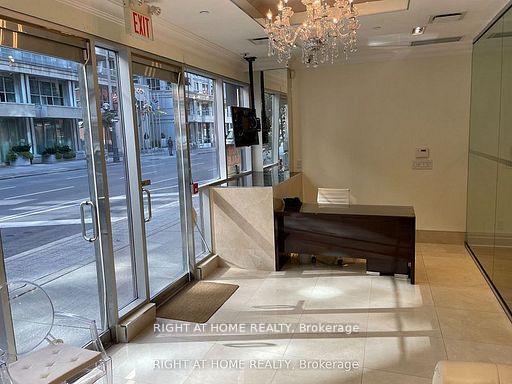 263 Wellington Street W 101