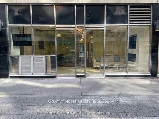 263 Wellington Street W 101