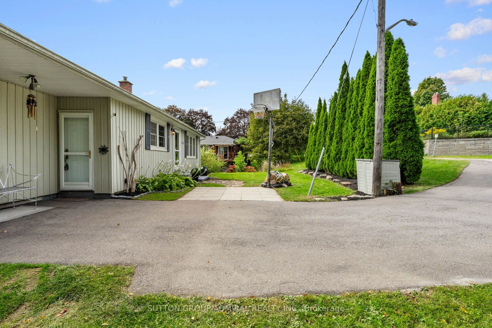 788 Allan Avenue