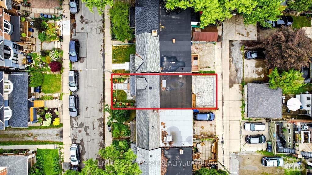 Photo of 7 Cherry Nook Gardens, Toronto, ON M4L 1J5 (MLS # E13595868)