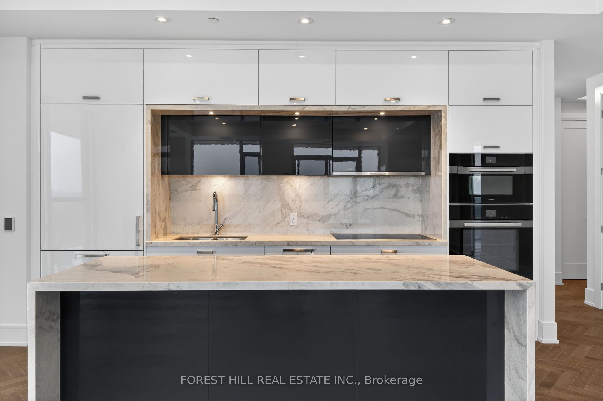 399 Royal Orchard Boulevard LPH22