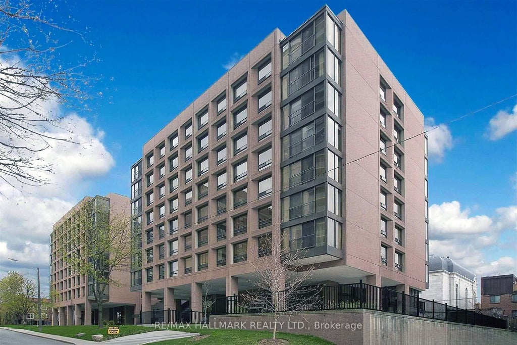 Photo of 447 Walmer Road #Ph10, Toronto, ON M5P 2X9 (MLS # C13499750)
