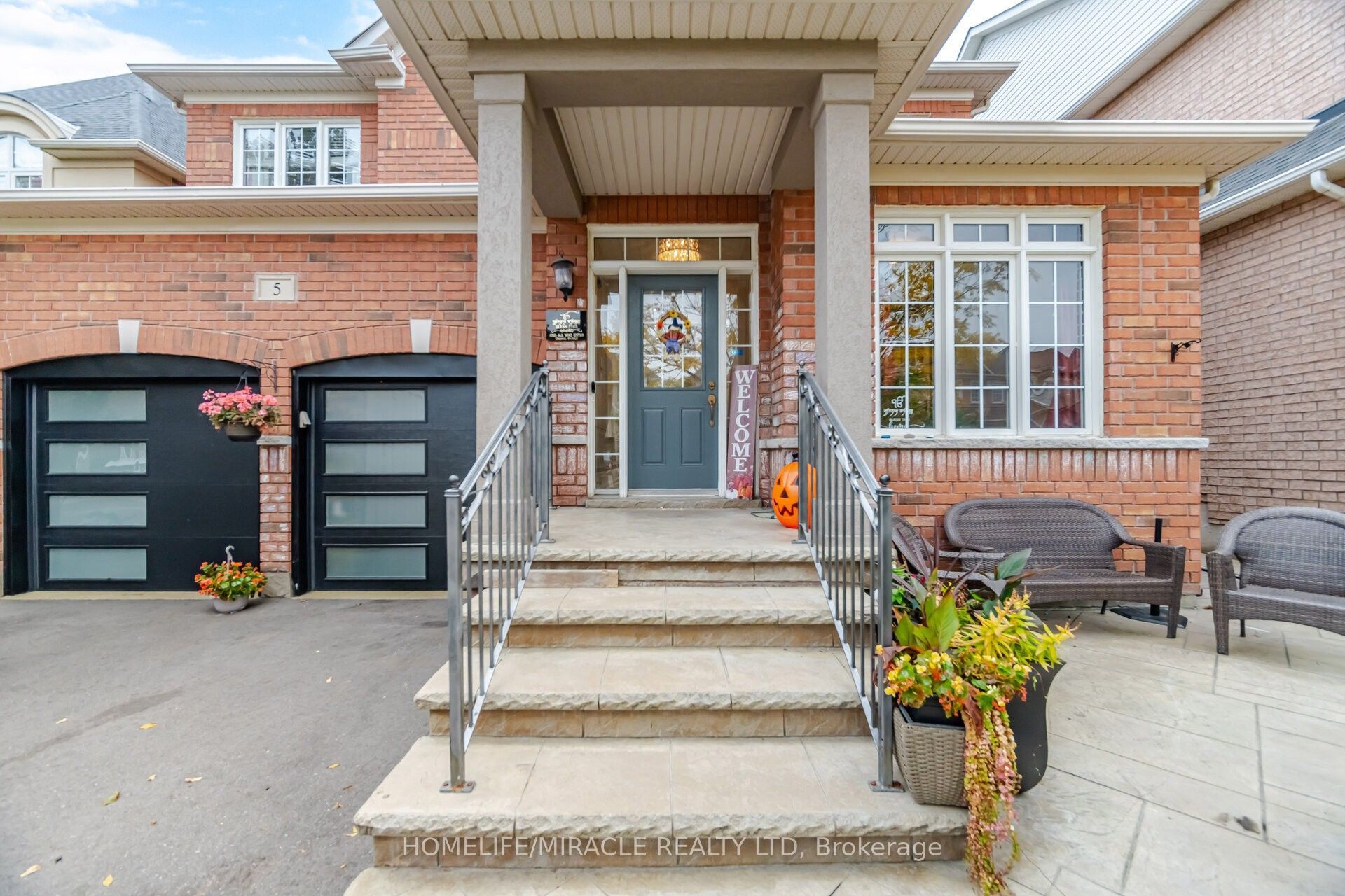 5 Billancourt Crescent