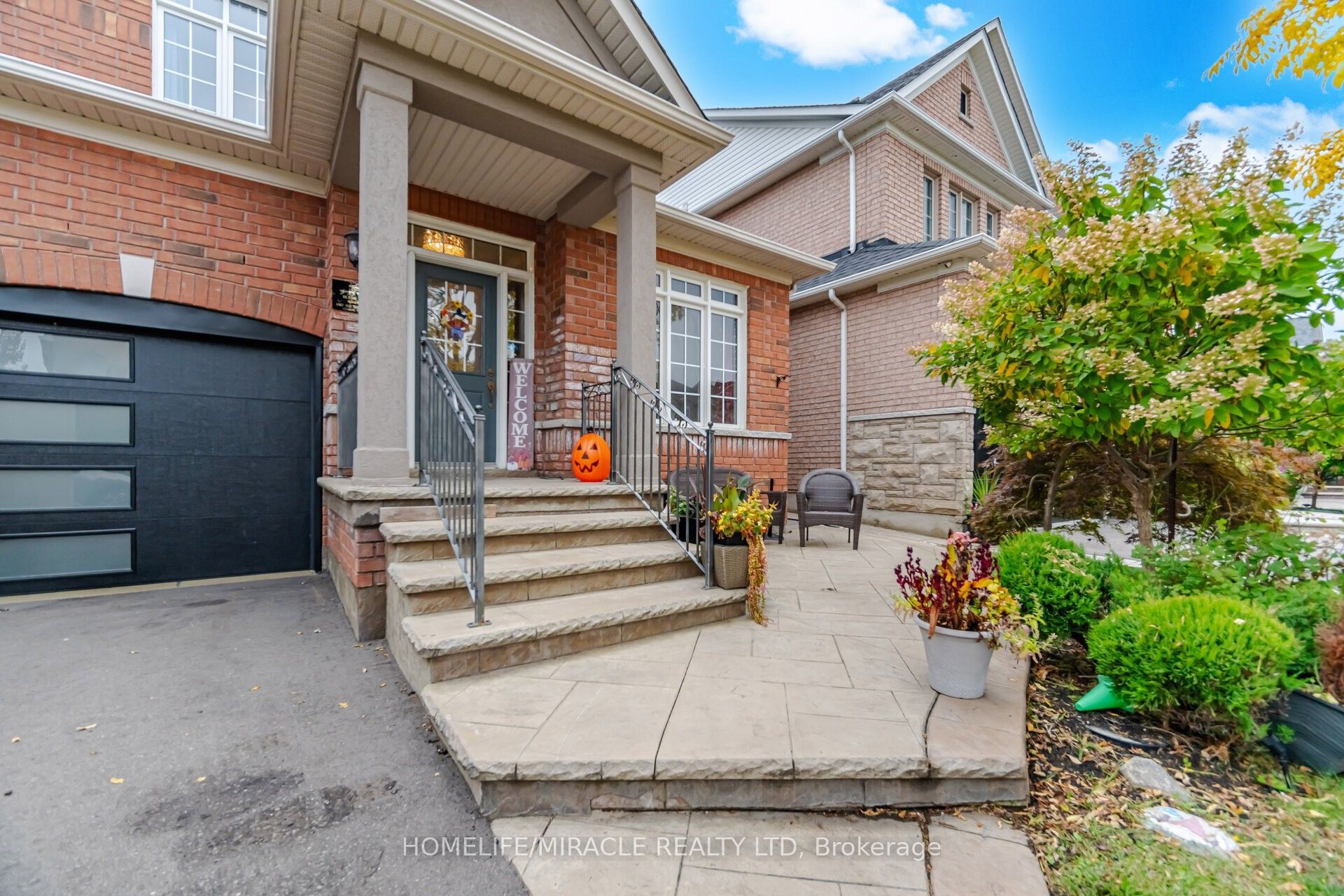 5 Billancourt Crescent