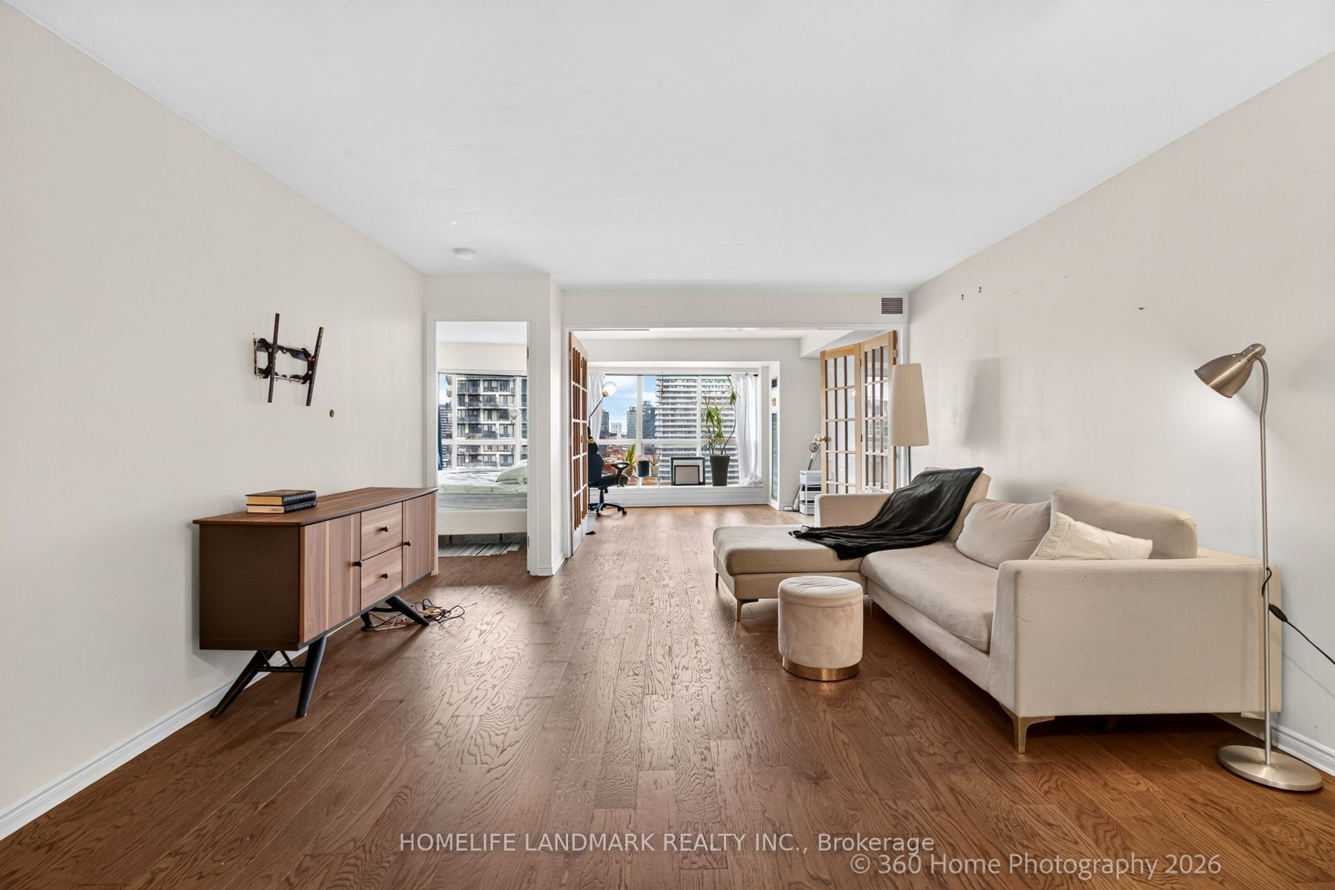 25 The Esplanade Avenue 2615