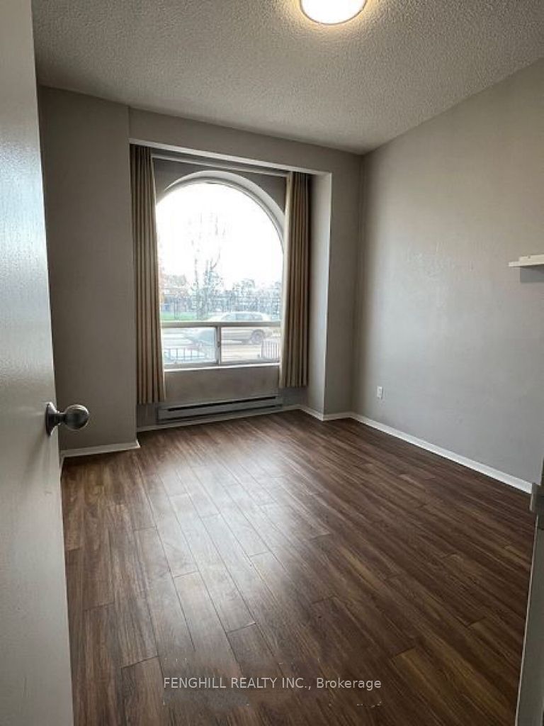 678 Bathurst Street Main