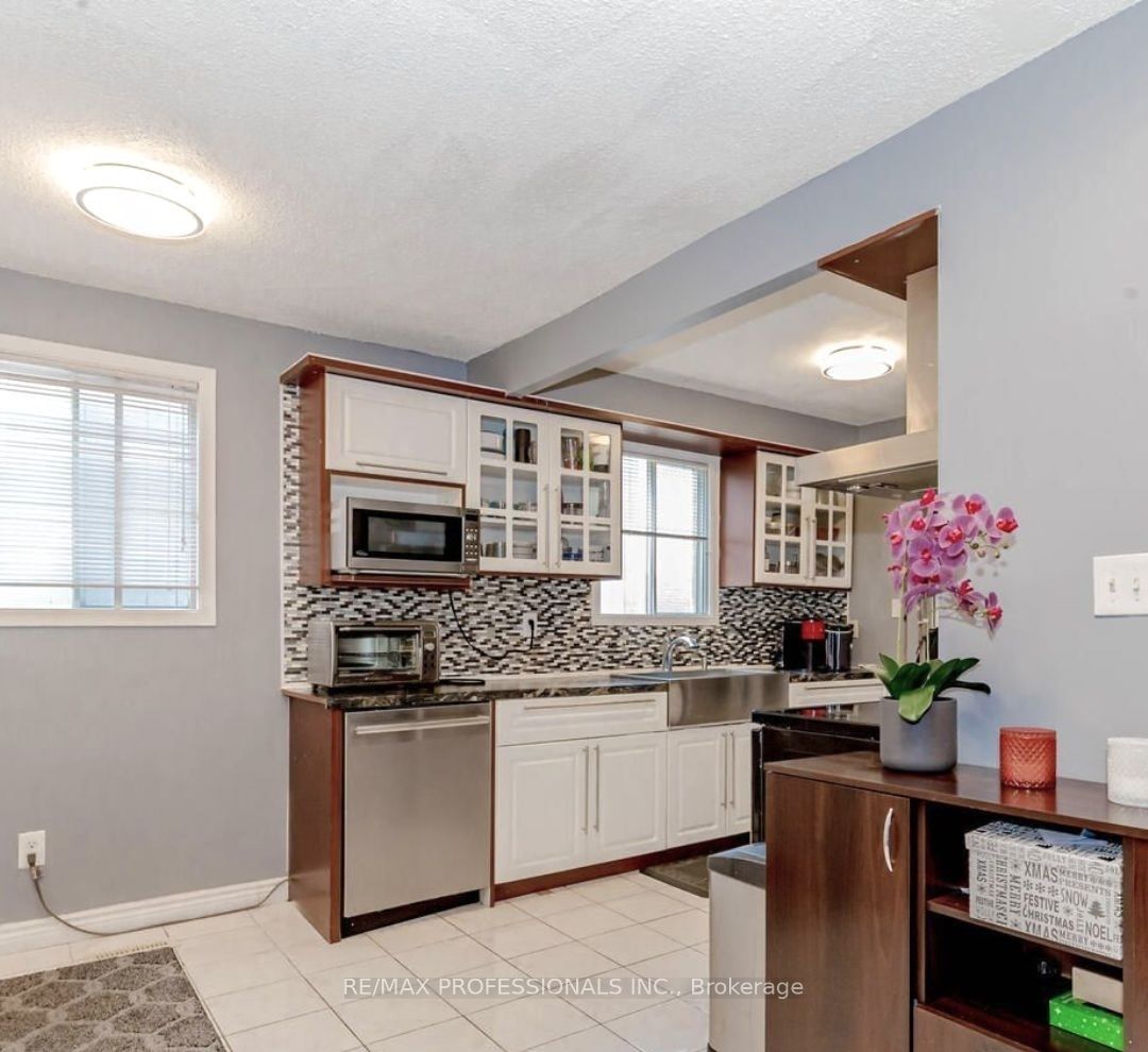 18 Hockley Path Upper