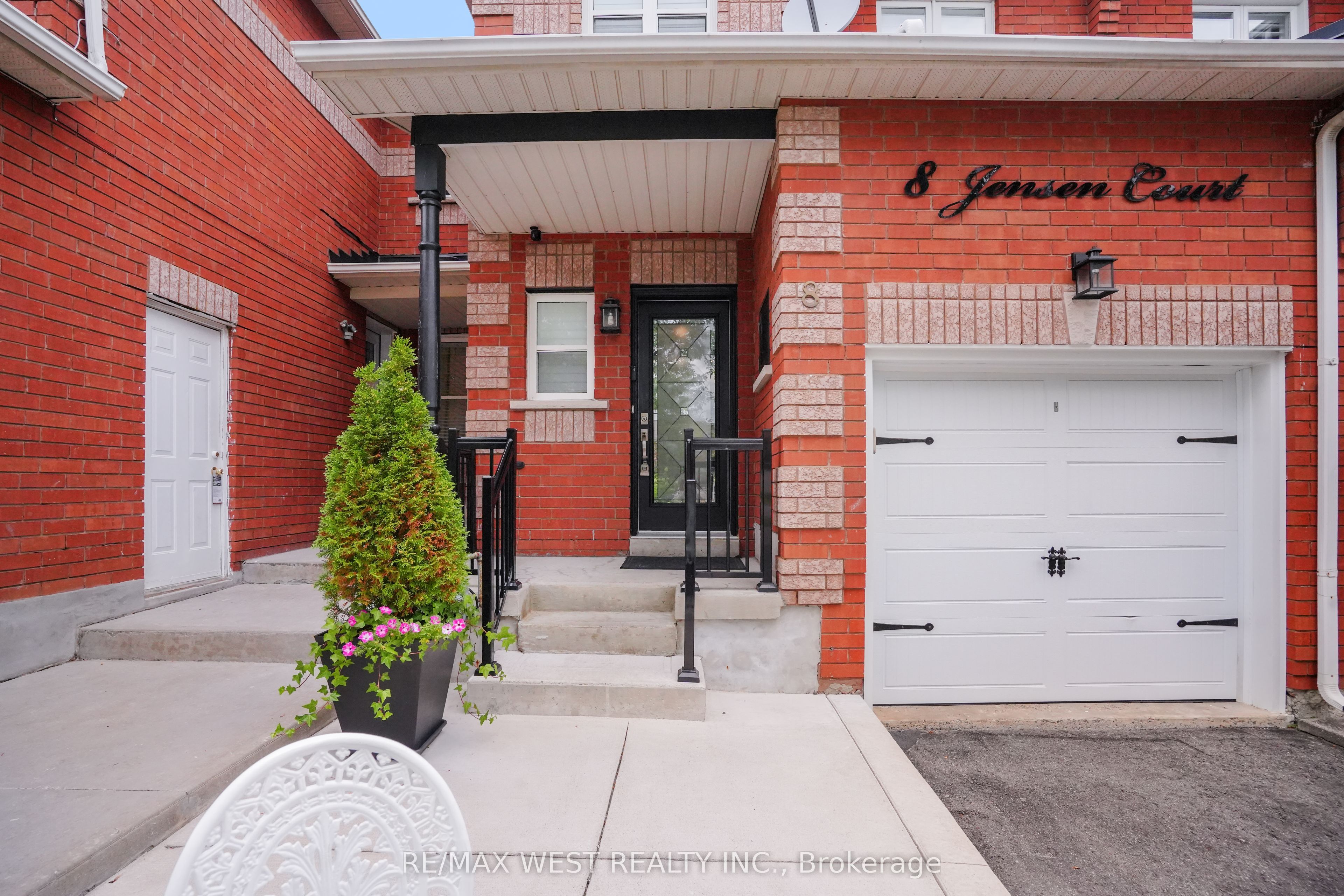 8 Jensen Court
