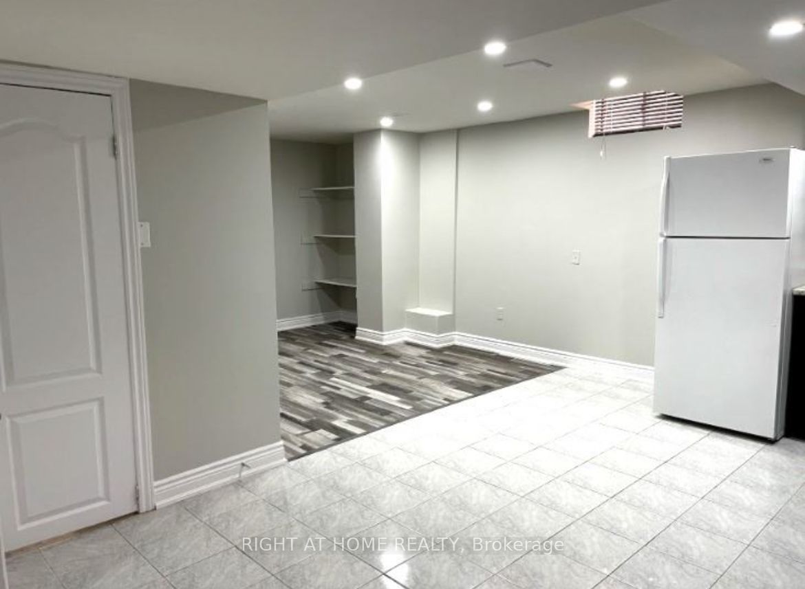 88 Hudson Drive LOWER