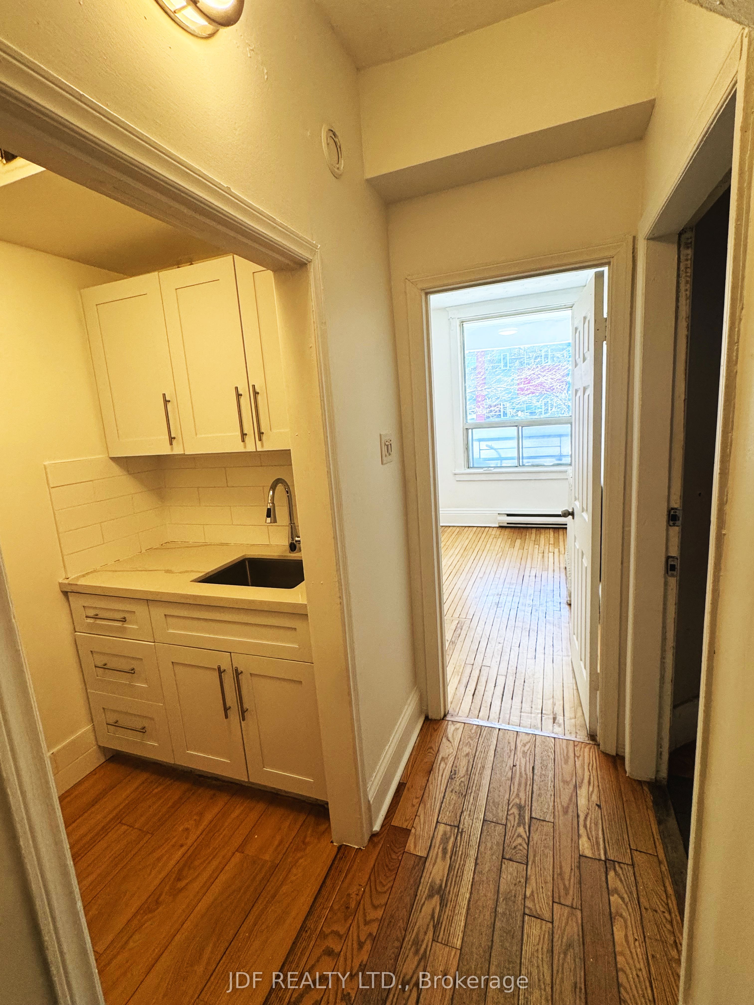 383 Lansdowne Avenue Main Floor