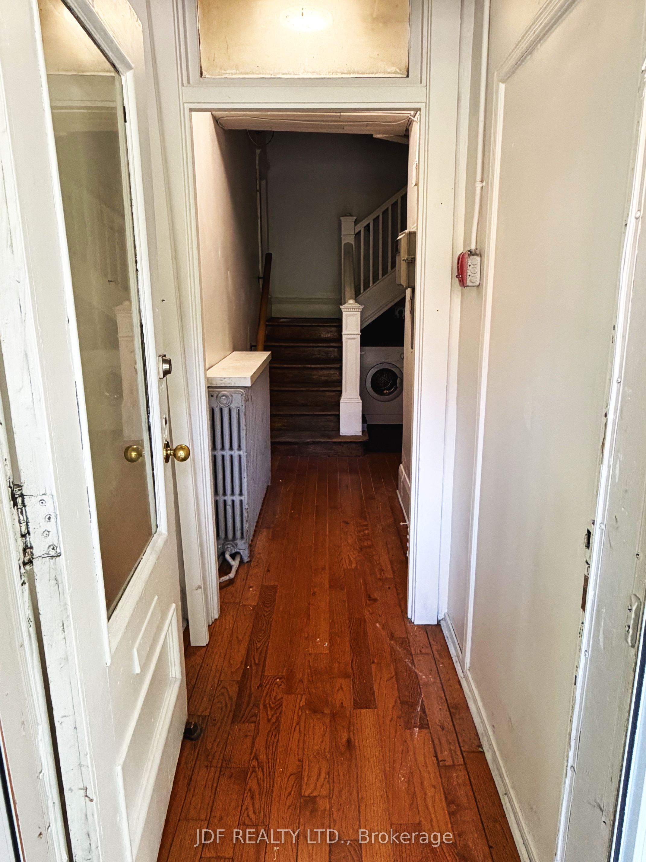 383 Lansdowne Avenue Main Floor