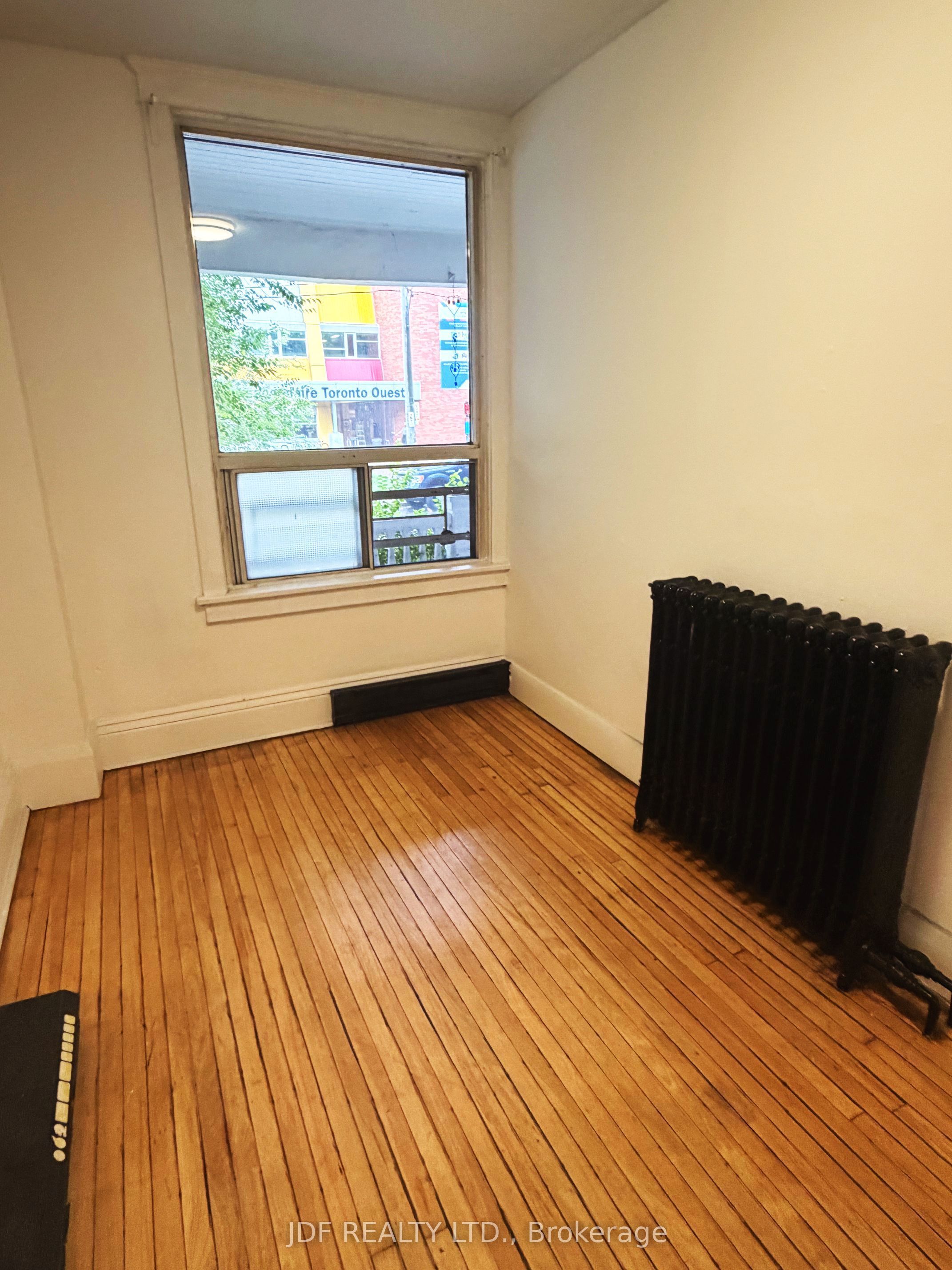 383 Lansdowne Avenue Main Floor