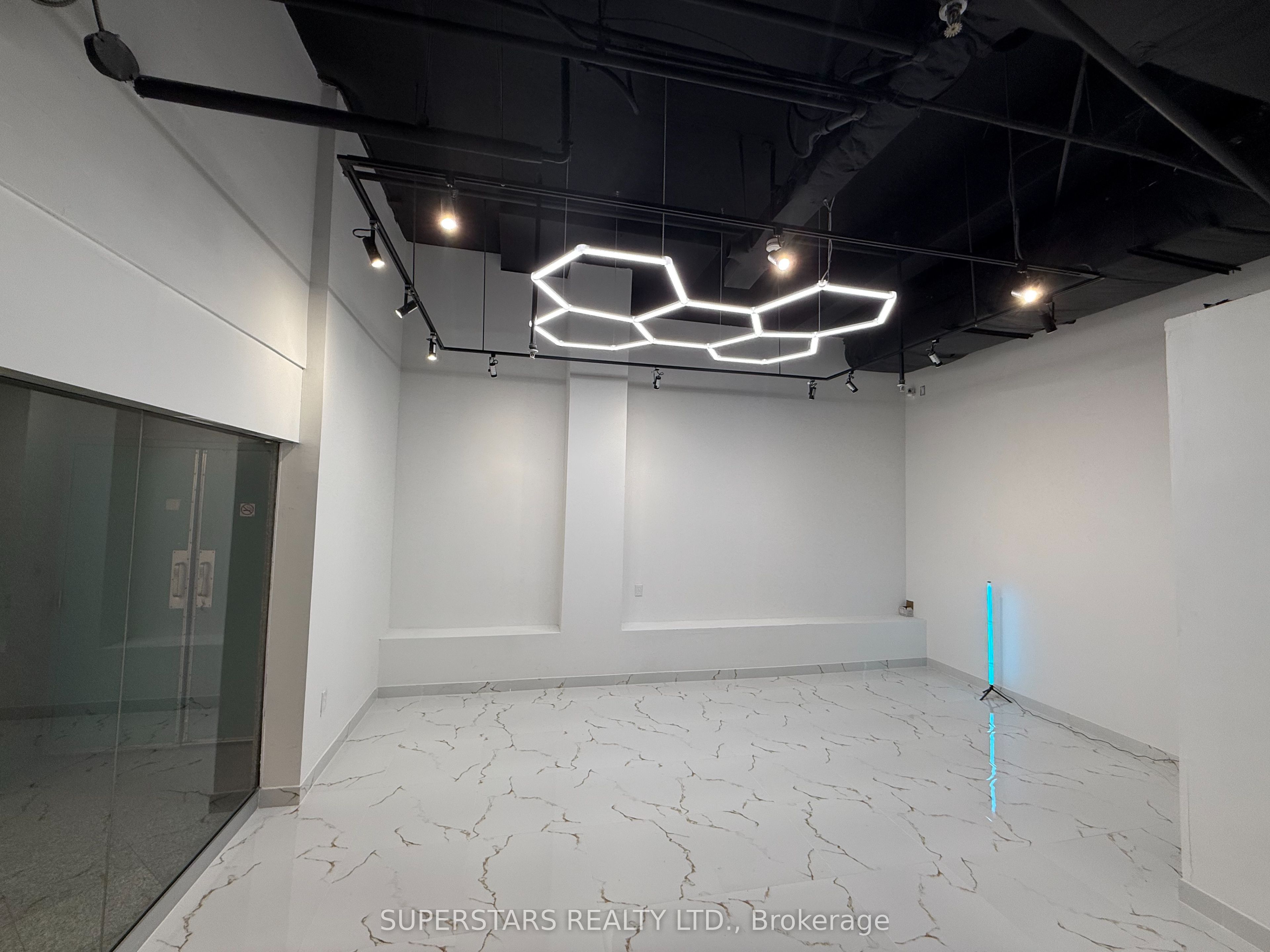 222 Spadina Avenue 139