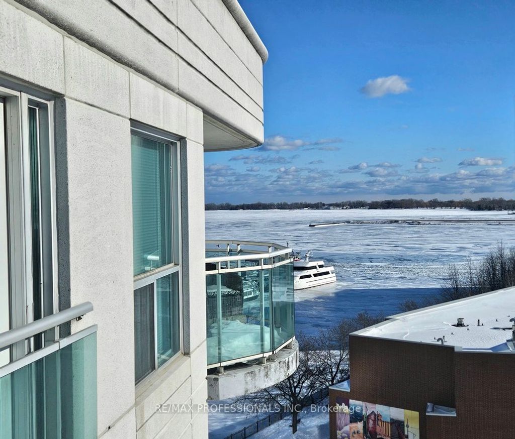 Photo of 600 Queens Quay W #1028, Toronto, ON M5V 3M3 (MLS # C12792374)
