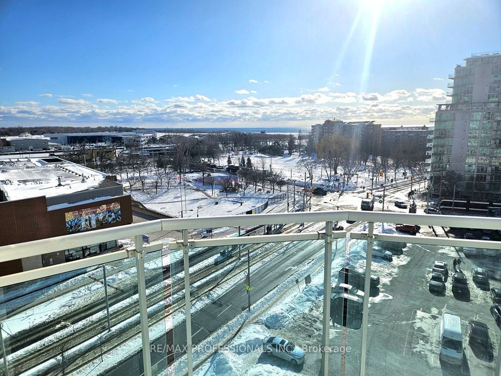 Photo of 600 Queens Quay W #1028, Toronto, ON M5V 3M3 (MLS # C12792374)