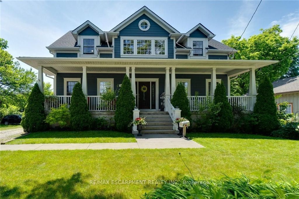 Photo of 1026 Beach Boulevard, Hamilton, ON L8H 6Z4 (MLS # X13038058)