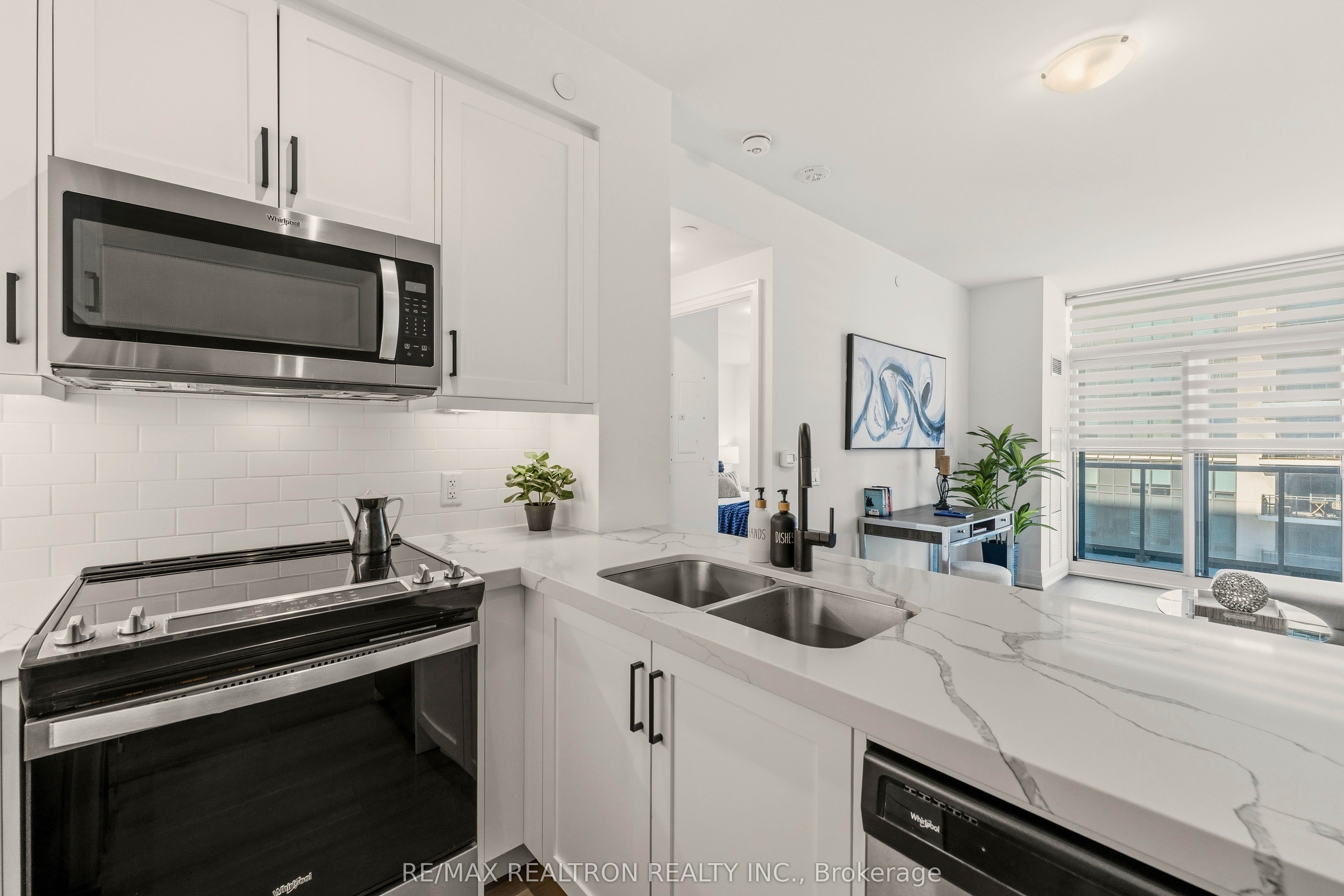 20 Gatineau Drive N 1301