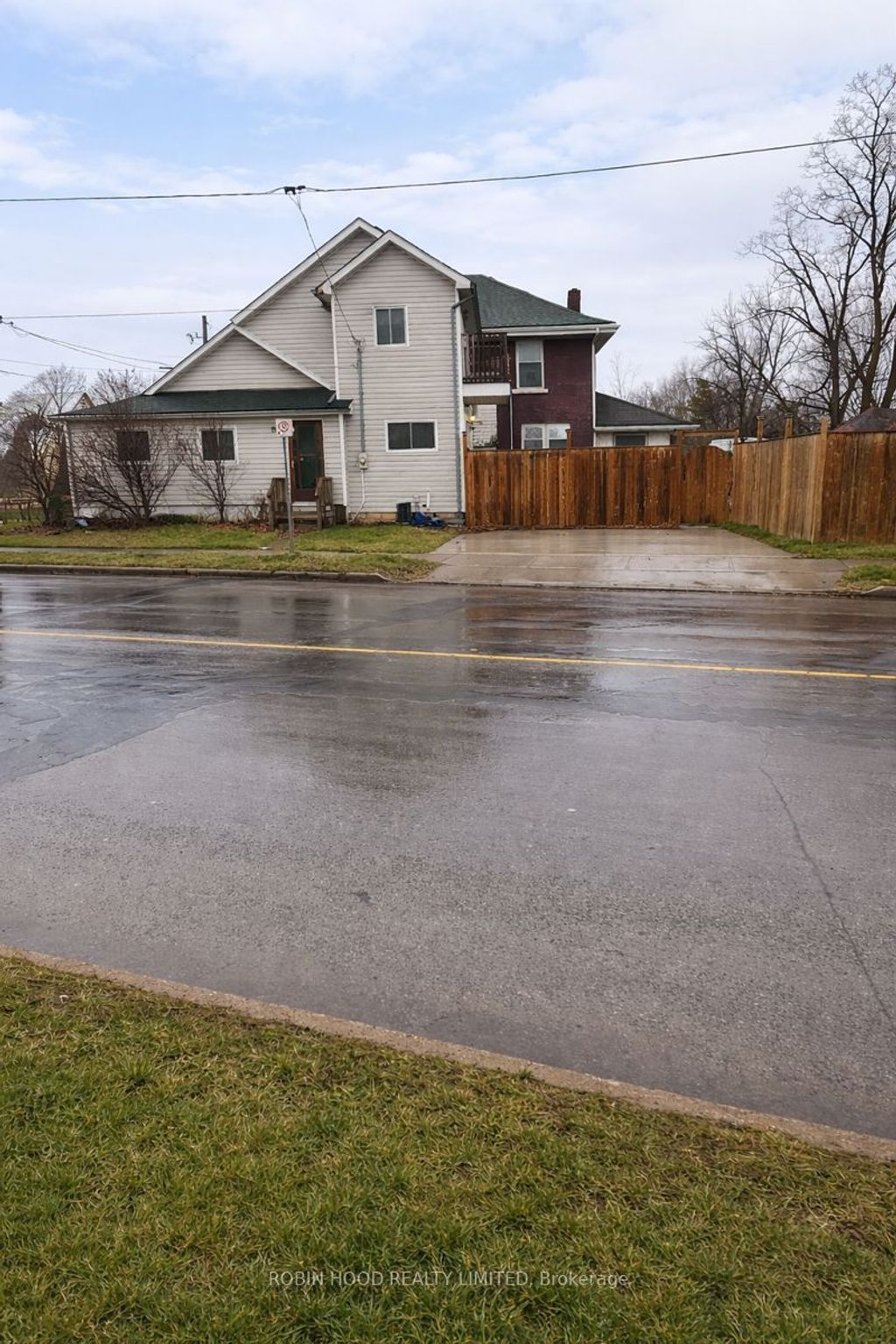 Photo of 140 Dorothy Street, Welland, ON L3B 3V9 (MLS # X12685272)