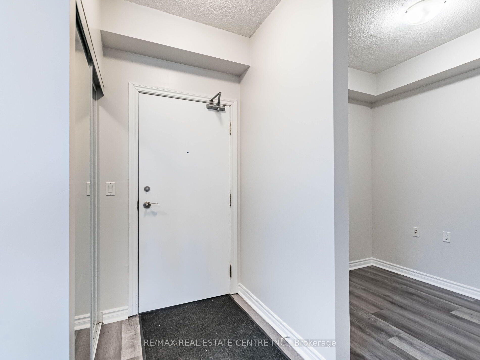 810 Scollard Court 309