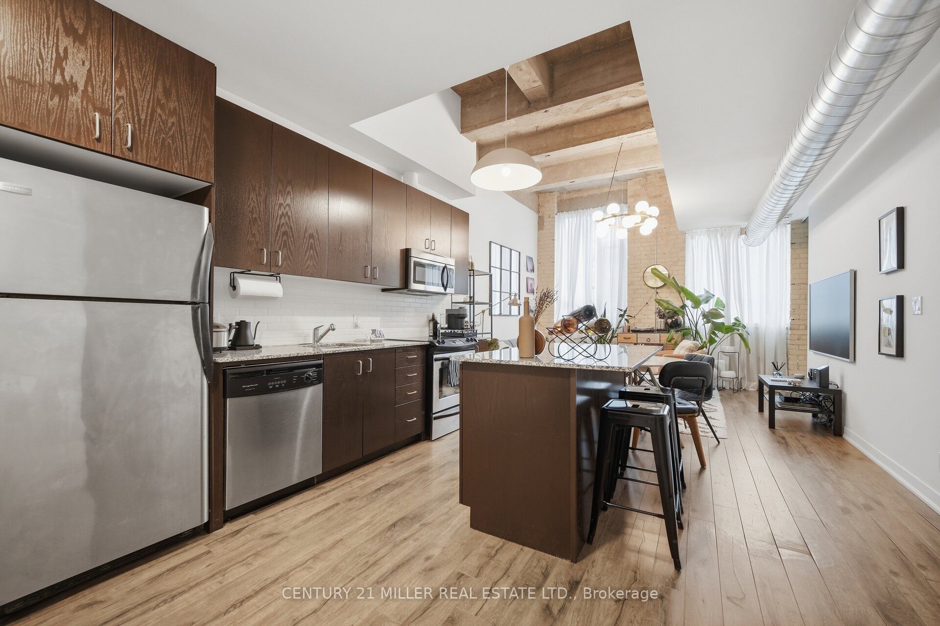 201 Carlaw Avenue 123