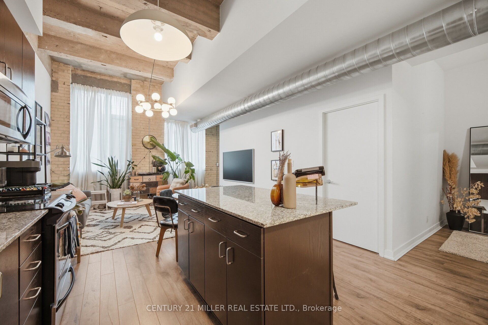 201 Carlaw Avenue 123