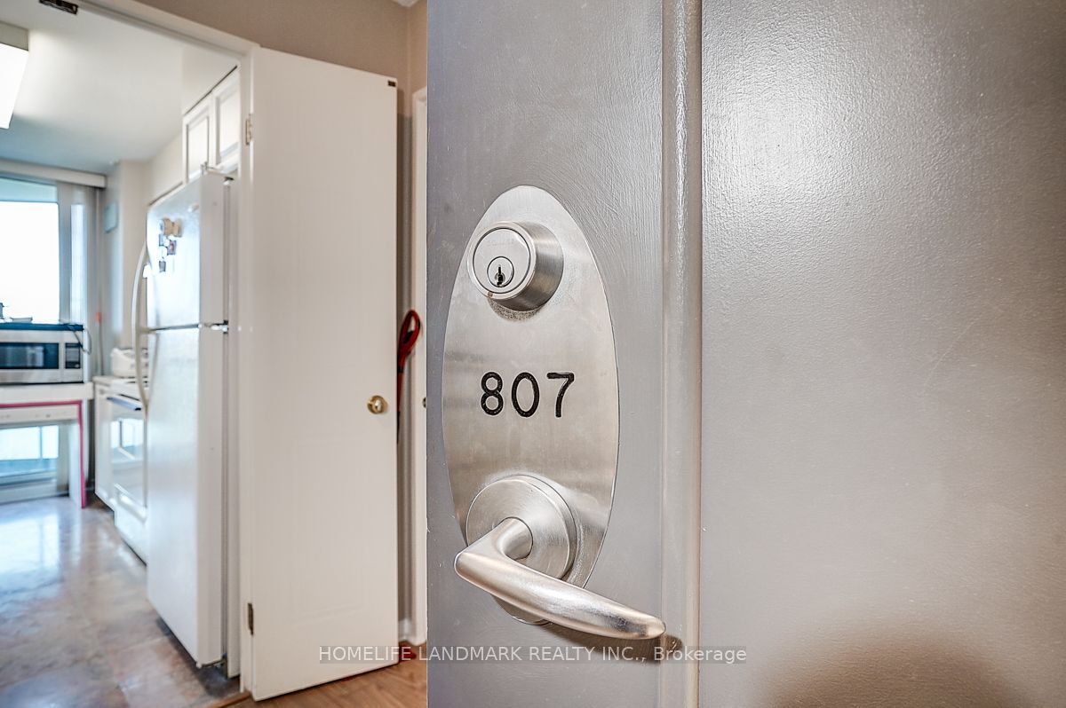 238 Doris Avenue 807