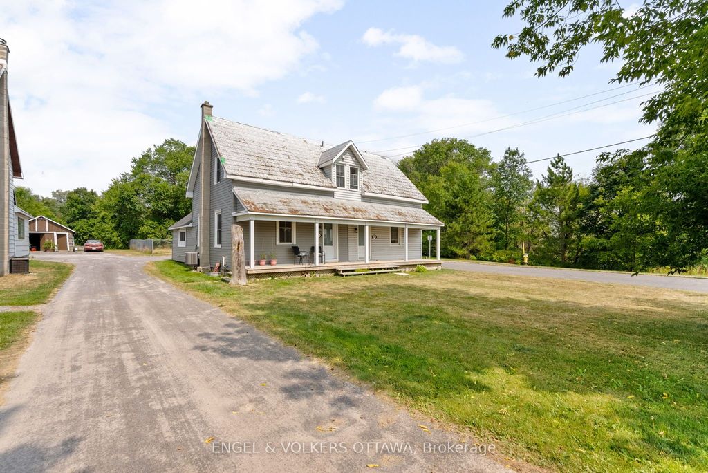 Photo of 3698 Carp Road, Carp - Huntley Ward, ON K0A 1L0 (MLS # X12852386)