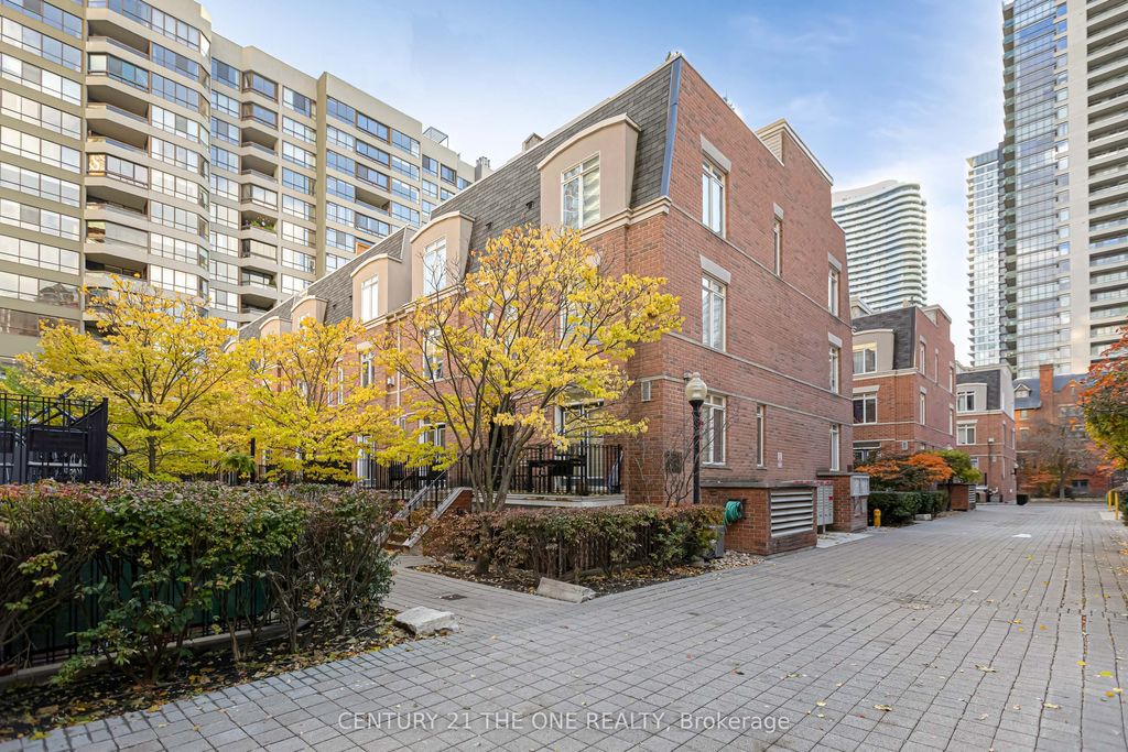 Photo of 415 Jarvis Street #400, Toronto, ON M4Y 3C1 (MLS # C12510724)
