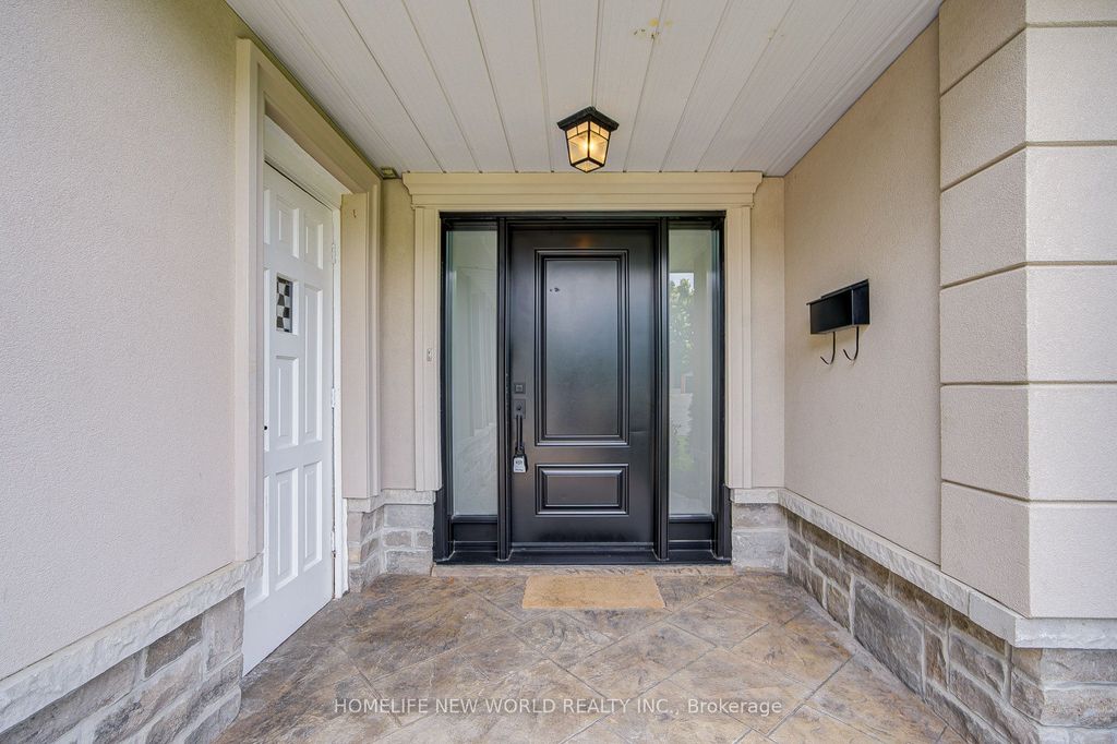 Photo of 5 Hopedale Court, Mississauga, ON L5M 2G1 (MLS # W13492068)