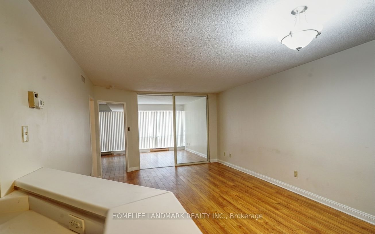 1001 Bay Street 511