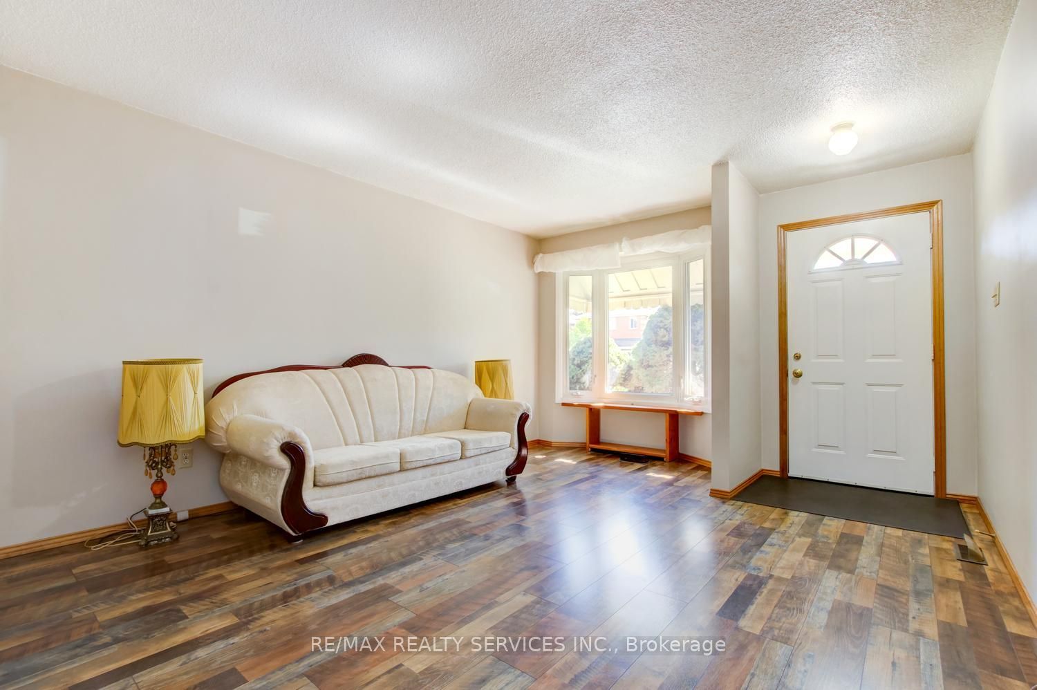 41 Greenleaf Crescent