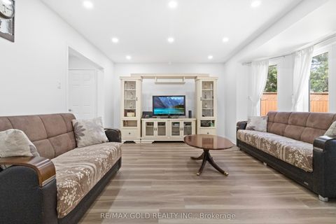 40 Blue Spruce Street Brampton ON L6R 1C5