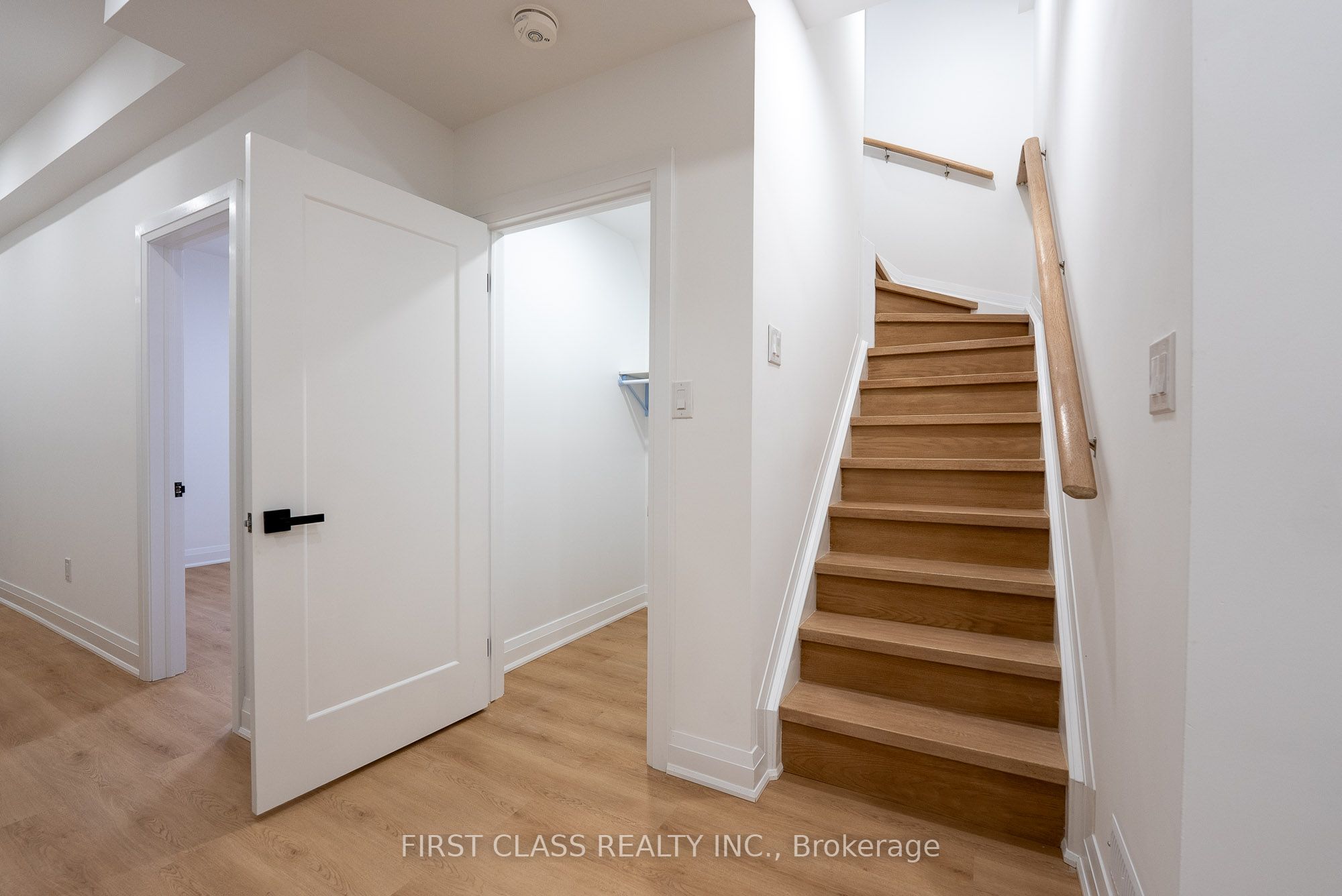 544 White's Hill Avenue Basement
