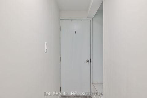 5 Sorauren Avenue 1 Toronto ON M6R 2C6