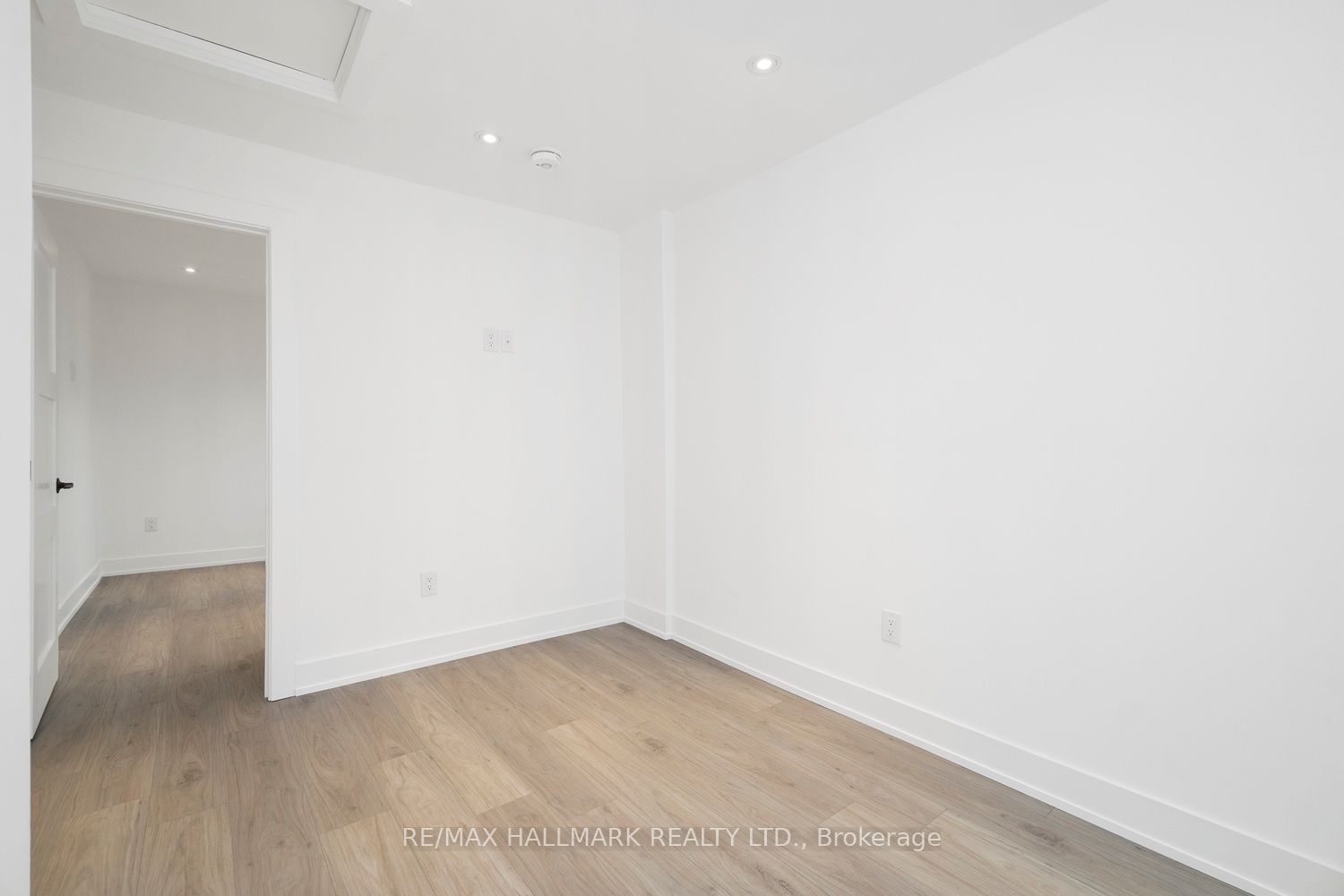 709 Willard Avenue Upper