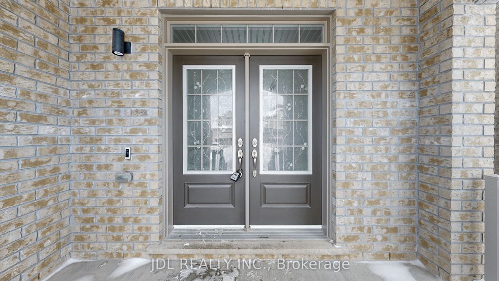 Photo of 103 Connell Drive, Georgina, ON L4P 0K3 (MLS # N12786564)