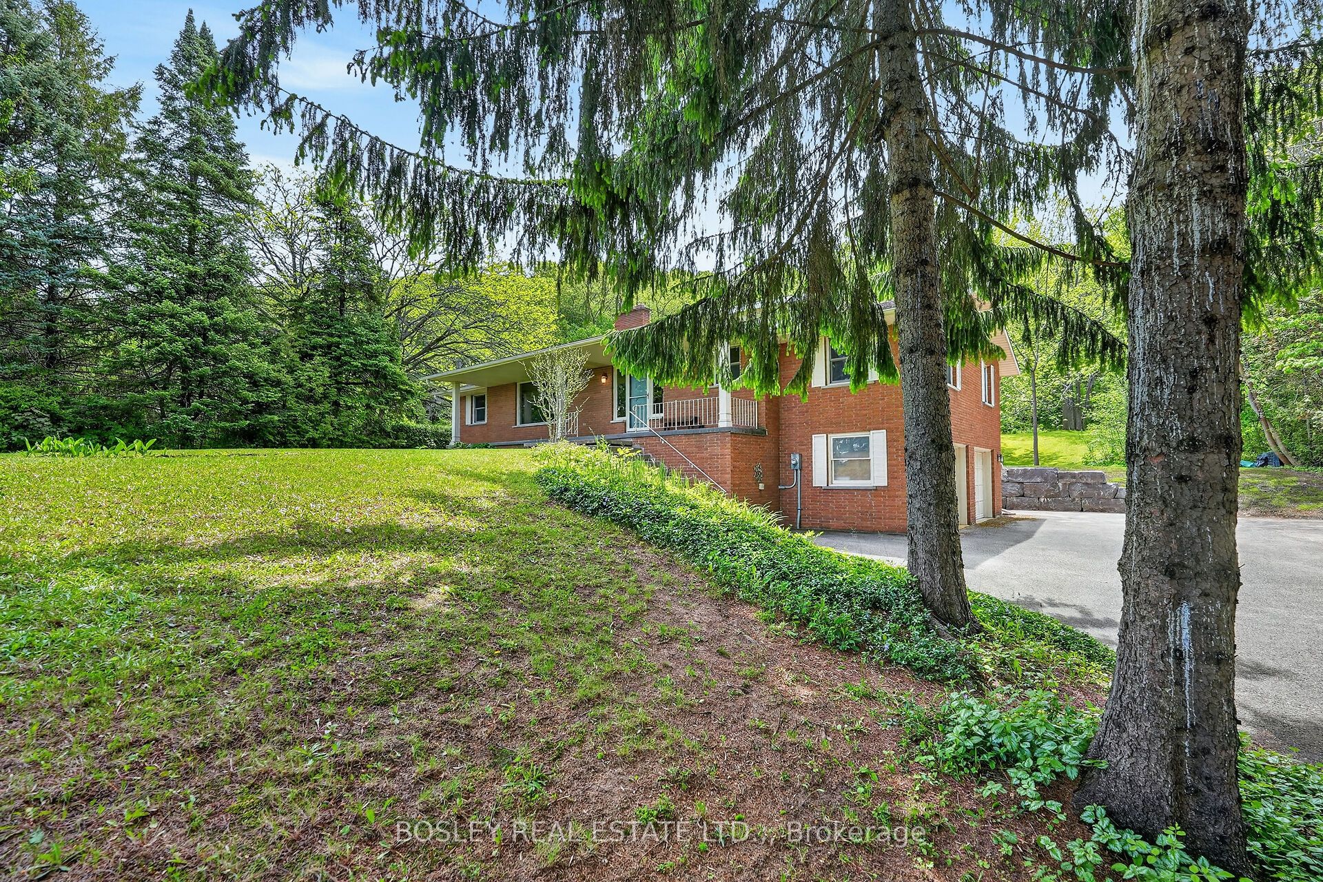 12 Sheppard Crescent
