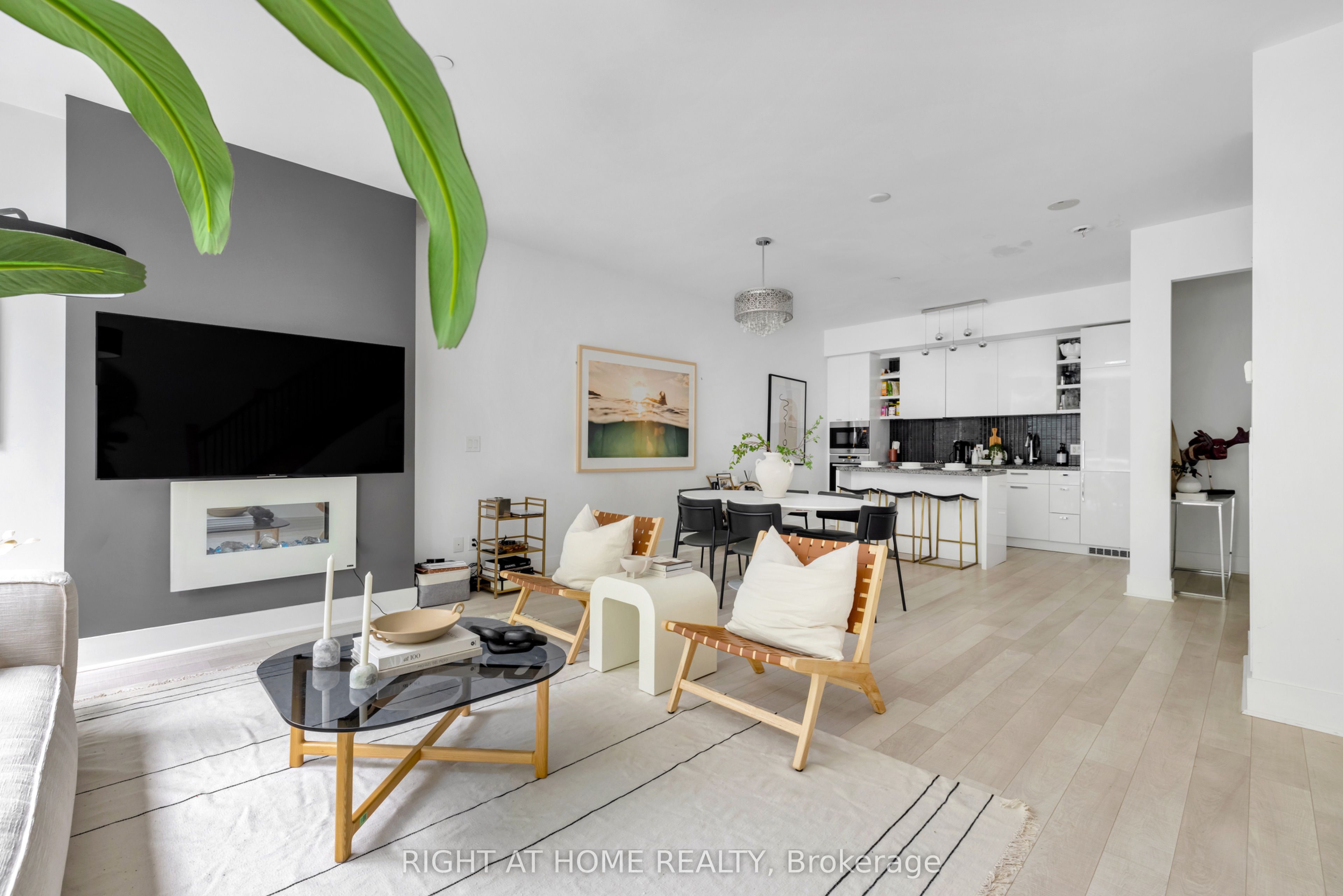 32 Davenport Road TH 101