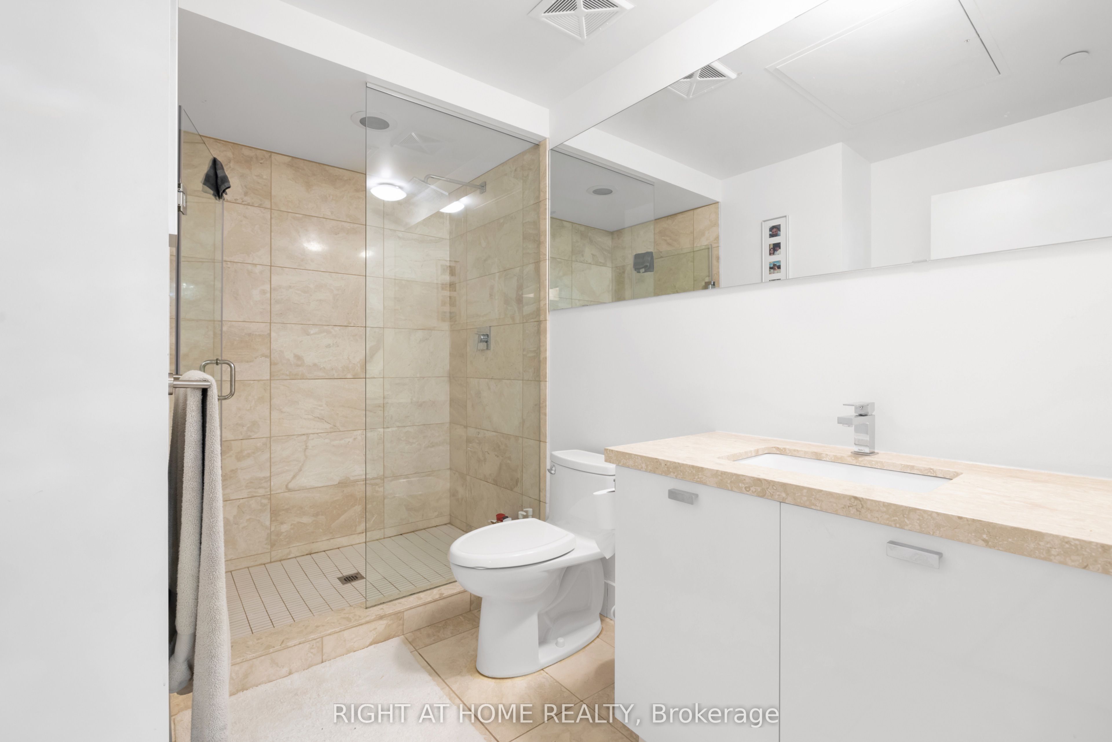 32 Davenport Road TH 101